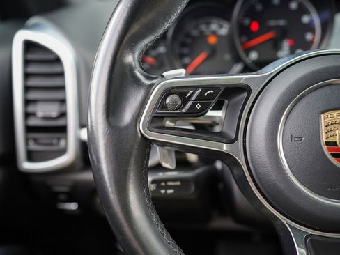 Used 2017 Porsche Cayenne Platinum Edition image 29