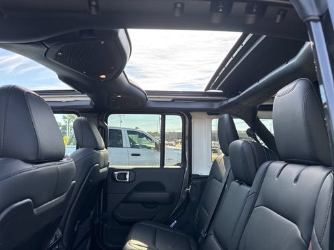 New 2026 Jeep Wrangler Unlimited Rubicon AWD/4WD image 35