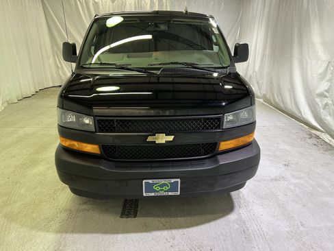 Used 2023 Chevrolet Express 3500 w/ Driver Convenience Package image 3