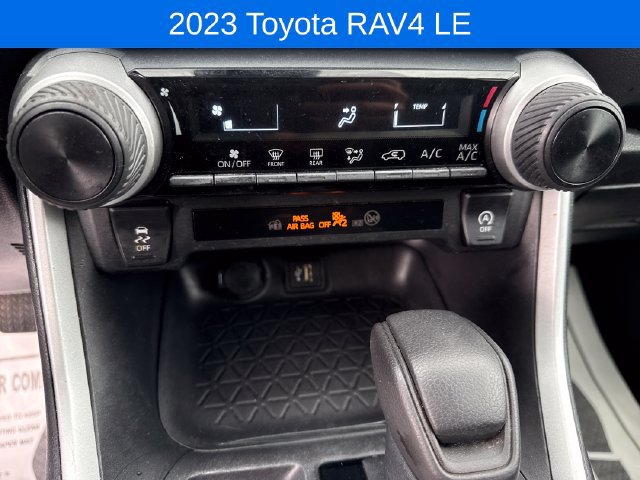 Used 2023 Toyota RAV4 LE AWD/4WD image 18