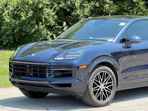 Certified 2024 Porsche Cayenne Coupe AWD/4WD image 11