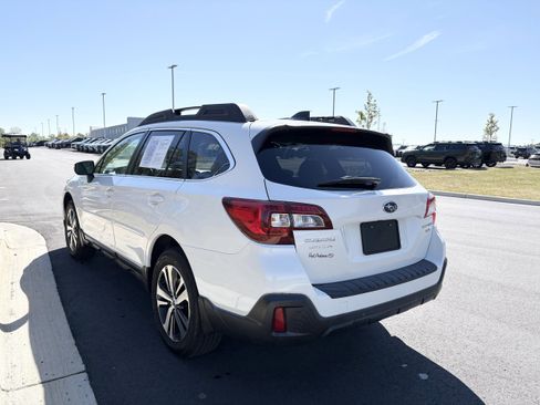 Used 2019 Subaru Outback 3.6R Limited AWD/4WD image 6