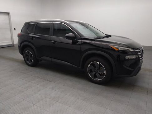 Used 2024 Nissan Rogue SV w/ SV Premium Package FWD image 11