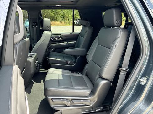 Used 2022 Chevrolet Tahoe Z71 w/ Luxury Package AWD/4WD image 25