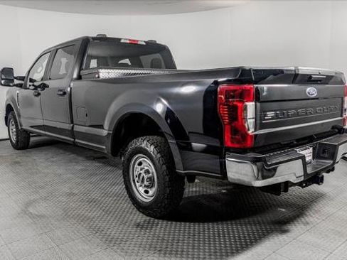 Used 2022 Ford F250 XL w/ Power Equipment Group image 4