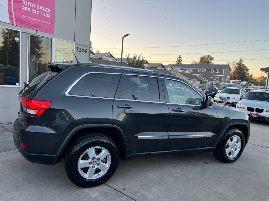 Used 2011 Jeep Grand Cherokee Laredo AWD/4WD image 8