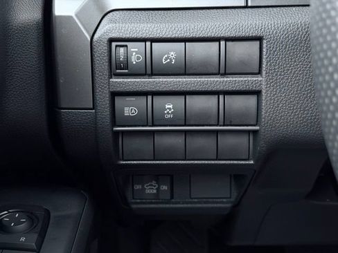 Used 2025 Toyota Tacoma TRD Off-Road AWD/4WD image 31