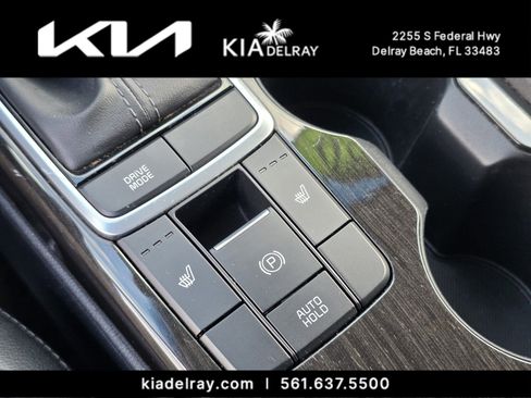 Used 2020 Hyundai Santa Fe Limited image 32