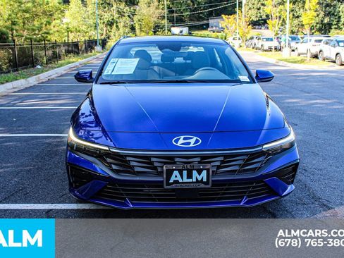 Used 2025 Hyundai Elantra SEL FWD image 9