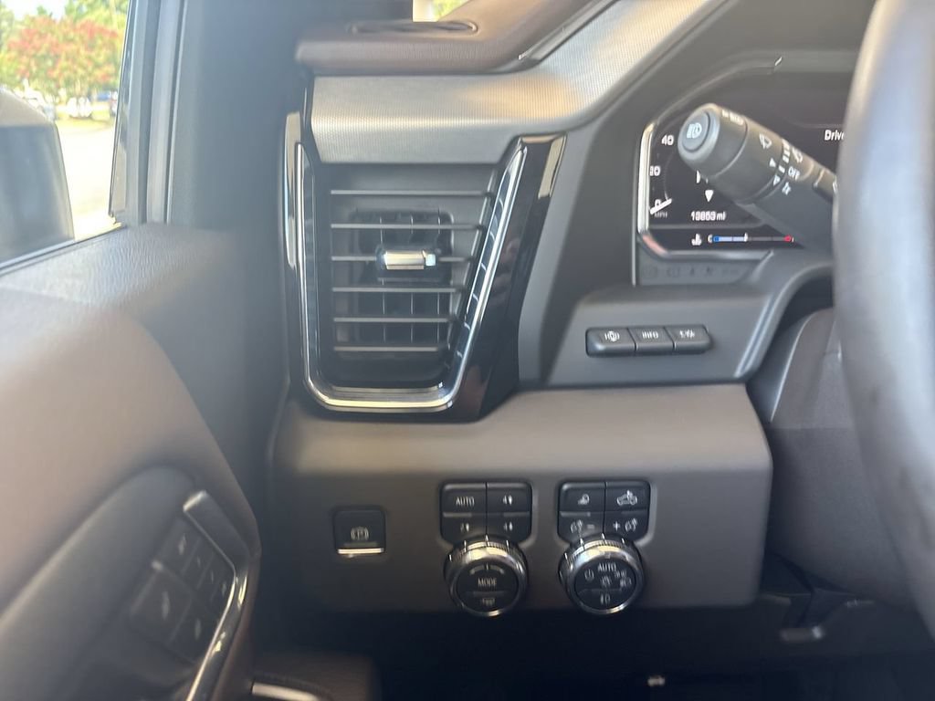 Certified 2025 GMC Sierra 2500 Denali w/ Denali Reserve Package AWD/4WD image 18