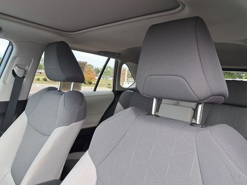 Certified 2022 Toyota RAV4 XLE image 17