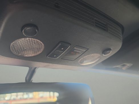 Used 2019 Ford Mustang Convertible RWD image 25
