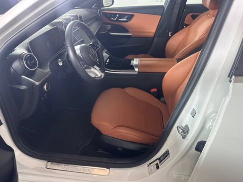 Used 2024 Mercedes-Benz C 300 Sedan image 3
