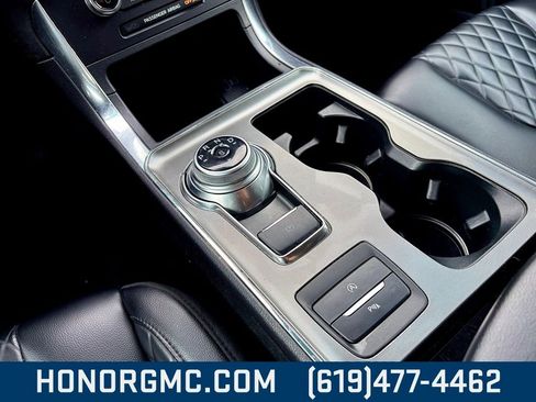 Used 2024 Ford Edge Titanium image 33