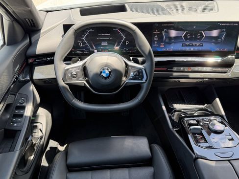 Certified 2025 BMW 530i RWD image 14