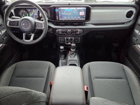 Used 2024 Jeep Wrangler Unlimited Sahara w/ Technology Group AWD/4WD image 20