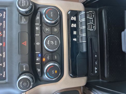 Used 2019 RAM 1500 Laramie image 21