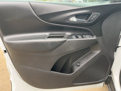 Used 2018 Chevrolet Equinox LT image 15