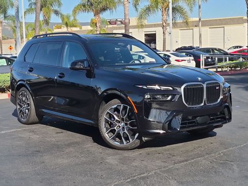 Used 2023 BMW X7 M60i w/ Climate Comfort Package AWD/4WD image 2