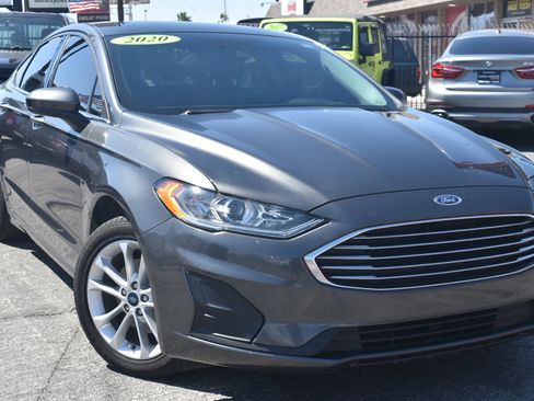 Used 2020 Ford Fusion SE FWD image 1