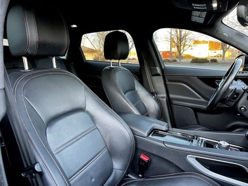 Used 2019 Jaguar F-PACE Prestige image 25