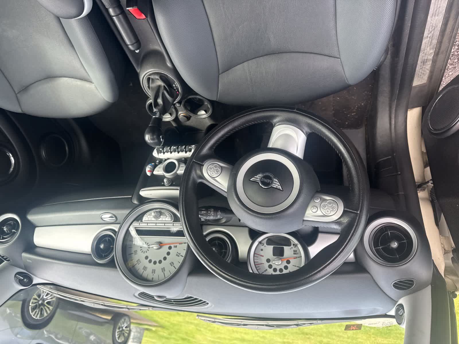 Used 2010 MINI Cooper Hardtop FWD image 5
