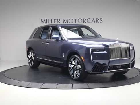 Certified 2025 Rolls-Royce Cullinan AWD/4WD image 8