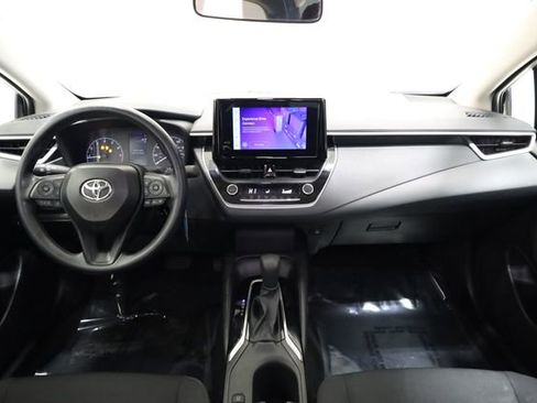 Used 2025 Toyota Corolla LE image 16