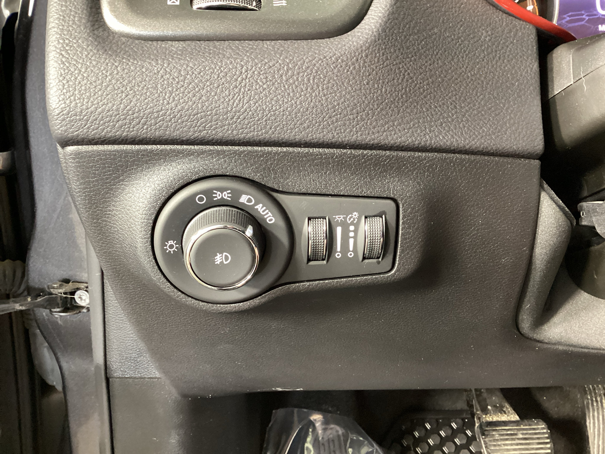 Used 2018 Jeep Compass Trailhawk w/ Leather Interior Group AWD/4WD image 19