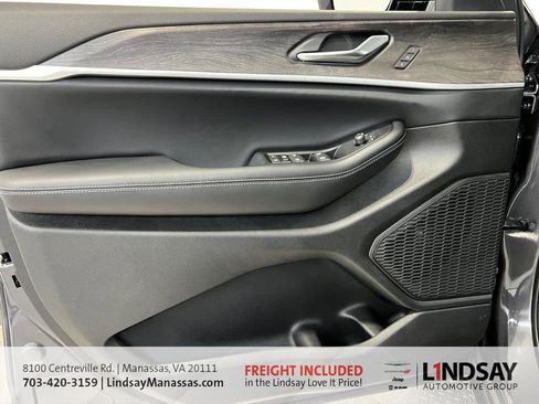 New 2025 Jeep Grand Cherokee Limited image 28