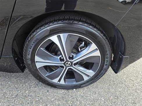 Used 2022 Nissan Leaf SV image 12