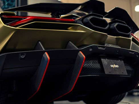 Used 2025 Lamborghini Revuelto AWD/4WD image 15