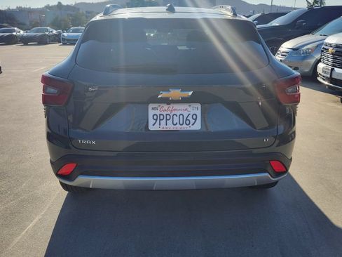 Used 2025 Chevrolet Trax LT FWD image 5