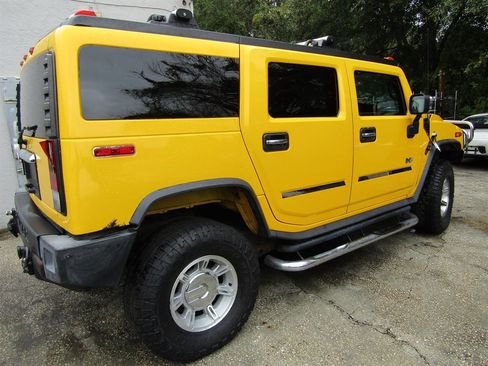 Used 2005 HUMMER H2 w/ Preferred Equipment Group image 4