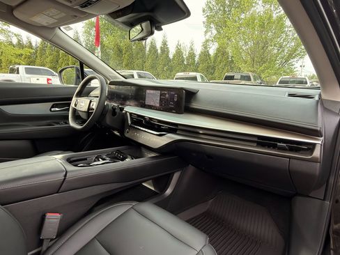 Used 2025 Nissan Murano SL image 14