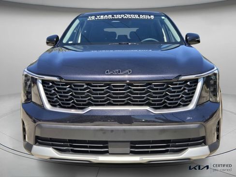 Certified 2025 Kia Sorento LX image 5