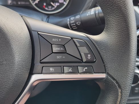 Used 2025 Nissan Sentra SV FWD image 29
