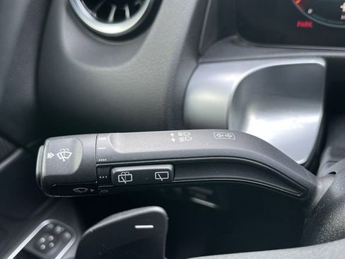 Used 2021 Mercedes-Benz GLB 250 4MATIC image 10