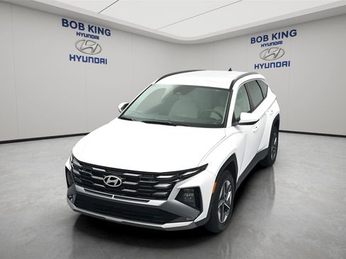 Certified 2025 Hyundai Tucson SEL image 17