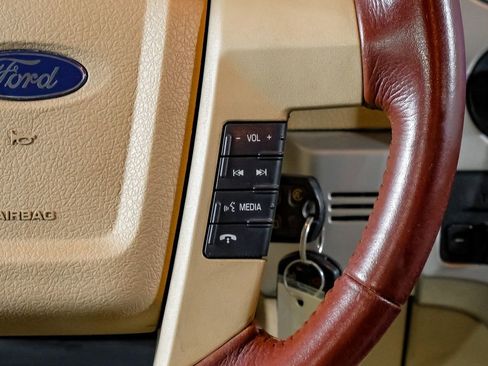 Used 2013 Ford F150 King Ranch w/ King Ranch Luxury Pkg image 18