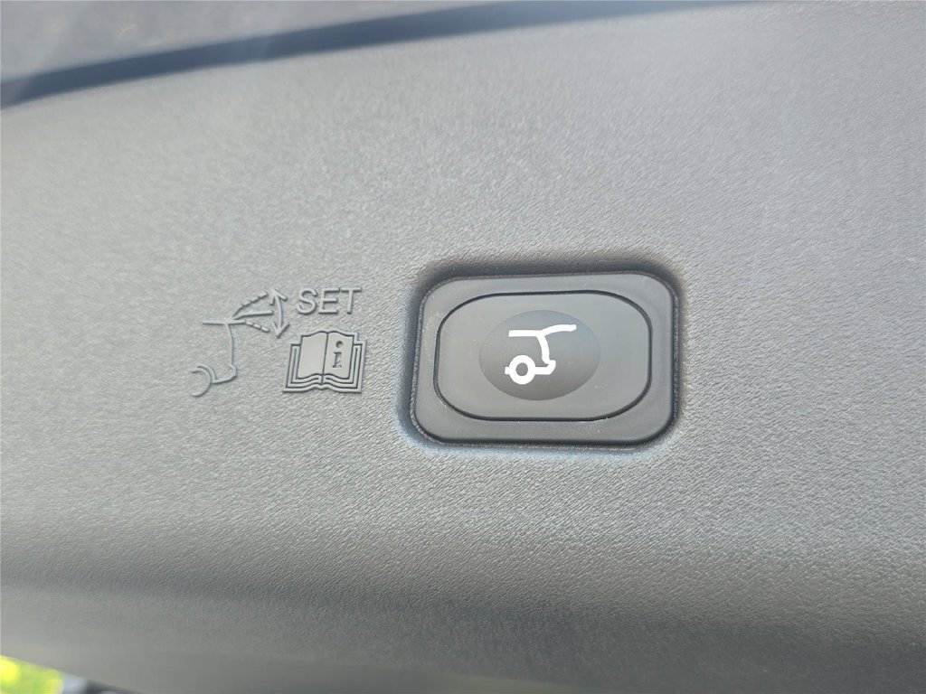 New 2026 Lincoln Nautilus Premier AWD/4WD image 24