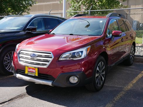 Used 2016 Subaru Outback 2.5i Limited AWD/4WD image 2