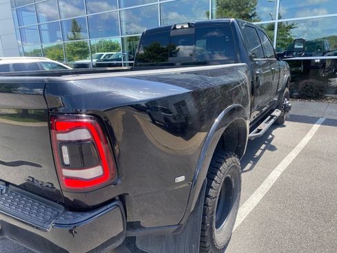 Used 2022 RAM 3500 Laramie w/ Night Edition AWD/4WD image 18