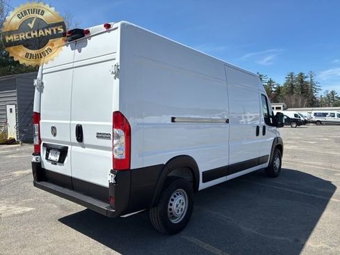 Used 2025 RAM ProMaster 2500 w/ Convenience Group image 3