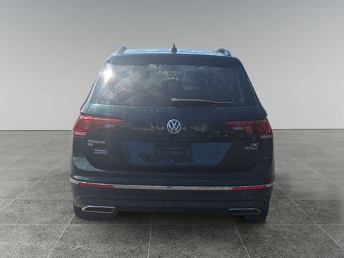 Used 2018 Volkswagen Tiguan SE AWD/4WD image 4