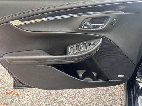 Used 2019 Chevrolet Impala Premier FWD image 19