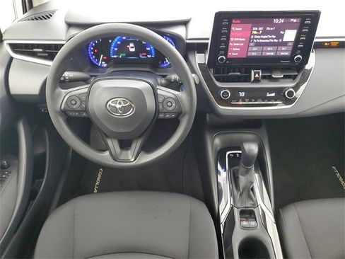 Used 2021 Toyota Corolla LE image 17