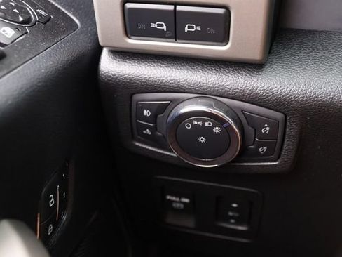 Used 2019 Ford F150 Lariat w/ Equipment Group 502A Luxury AWD/4WD image 21