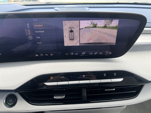 Used 2025 Buick Enclave Avenir w/ Super Cruise Package AWD/4WD image 32
