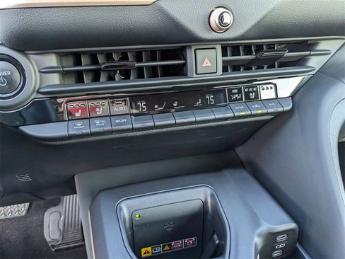 Used 2023 Toyota Crown Limited image 26